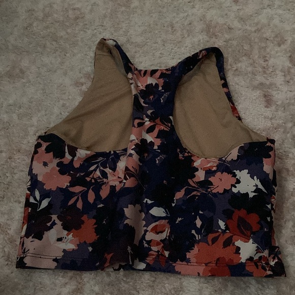 Girls 10/12 cropped athletic top - Picture 3 of 4